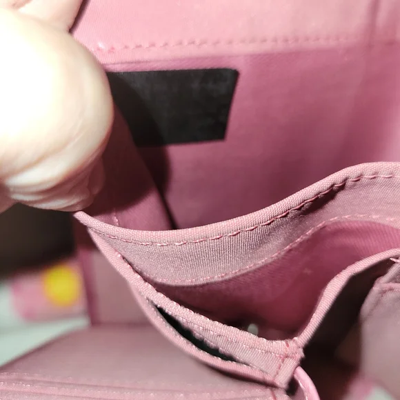 Vintage Fossil Pink Leather Patchwork Front Tri-fold - Picture 8 of 10